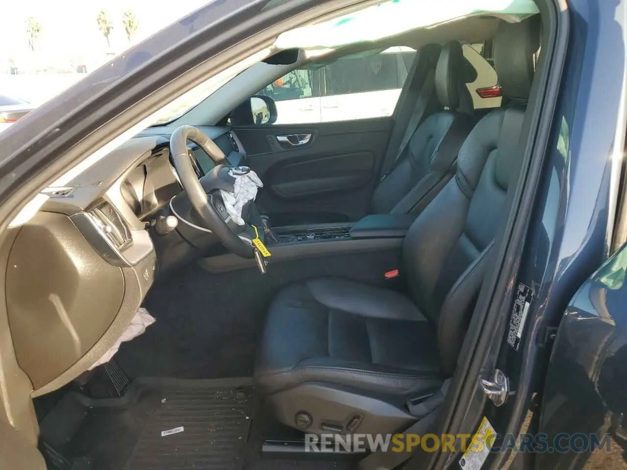 7 fotografías del automóvil dañado YV4102RK6L1565885 VOLVO XC60 2020