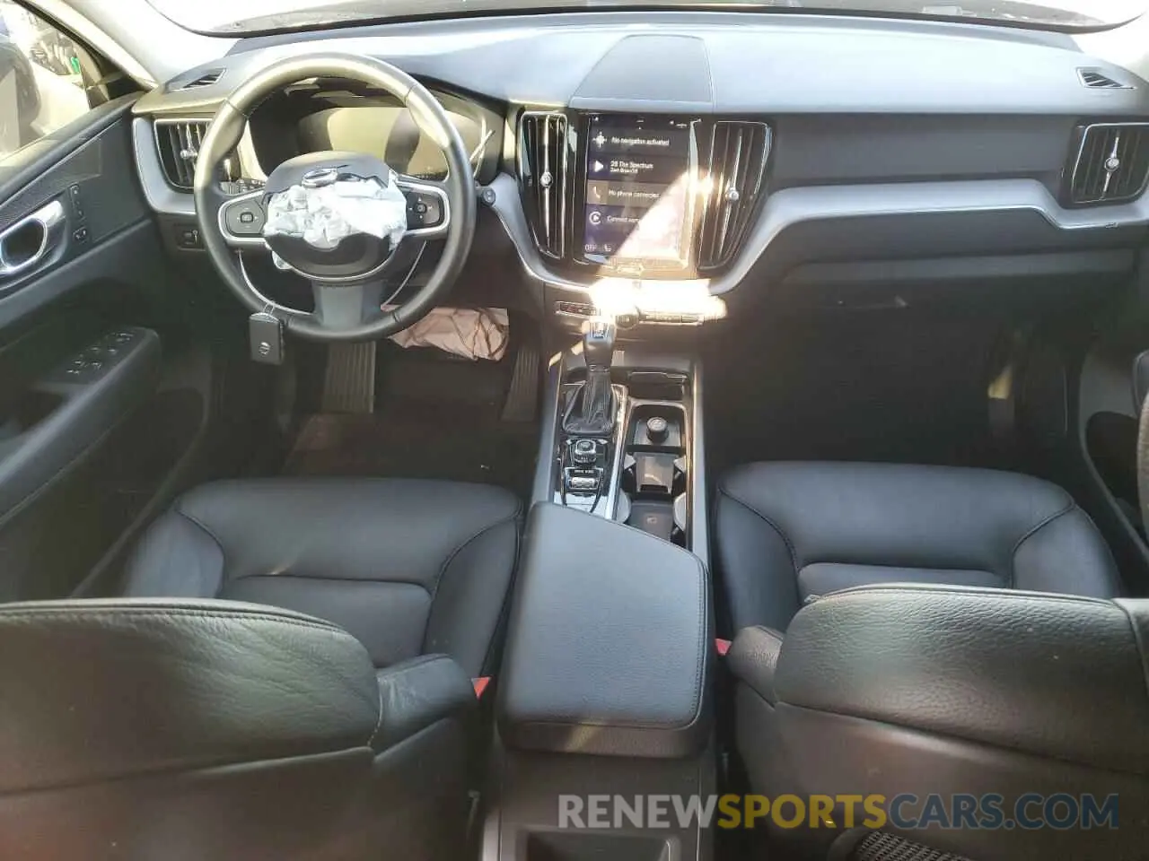 8 fotografías del automóvil dañado YV4102RK6L1565885 VOLVO XC60 2020
