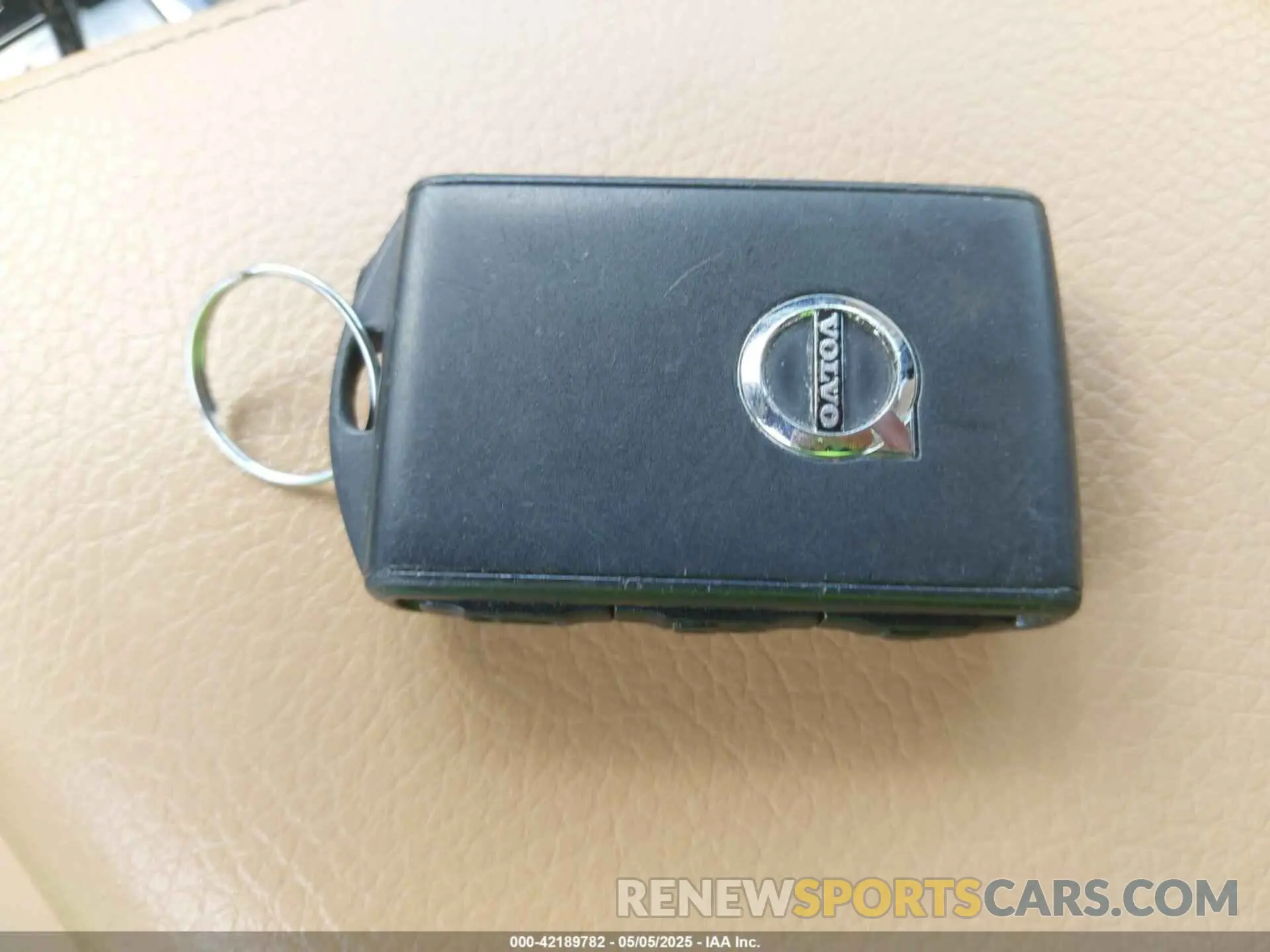 11 fotografías del automóvil dañado YV4102RK6L1582721 VOLVO XC60 2020
