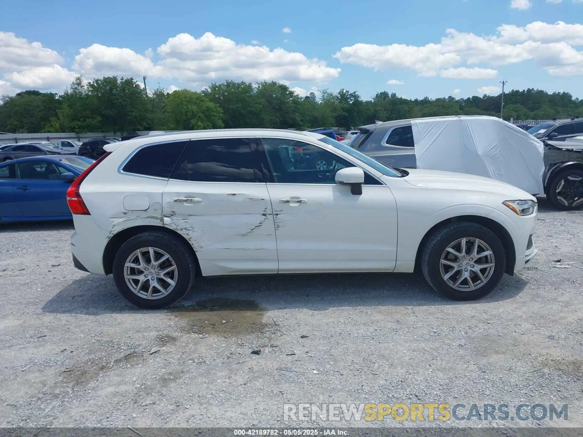 13 fotografías del automóvil dañado YV4102RK6L1582721 VOLVO XC60 2020