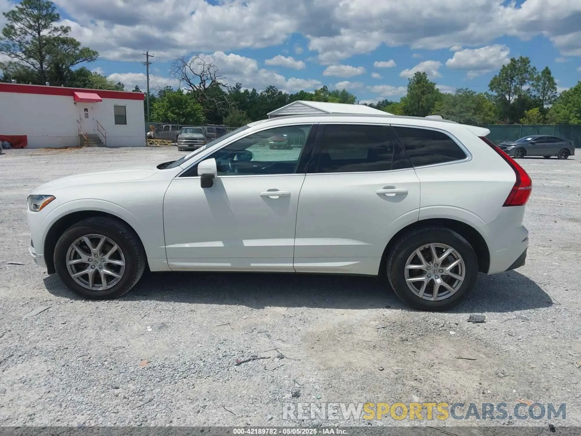 14 fotografías del automóvil dañado YV4102RK6L1582721 VOLVO XC60 2020
