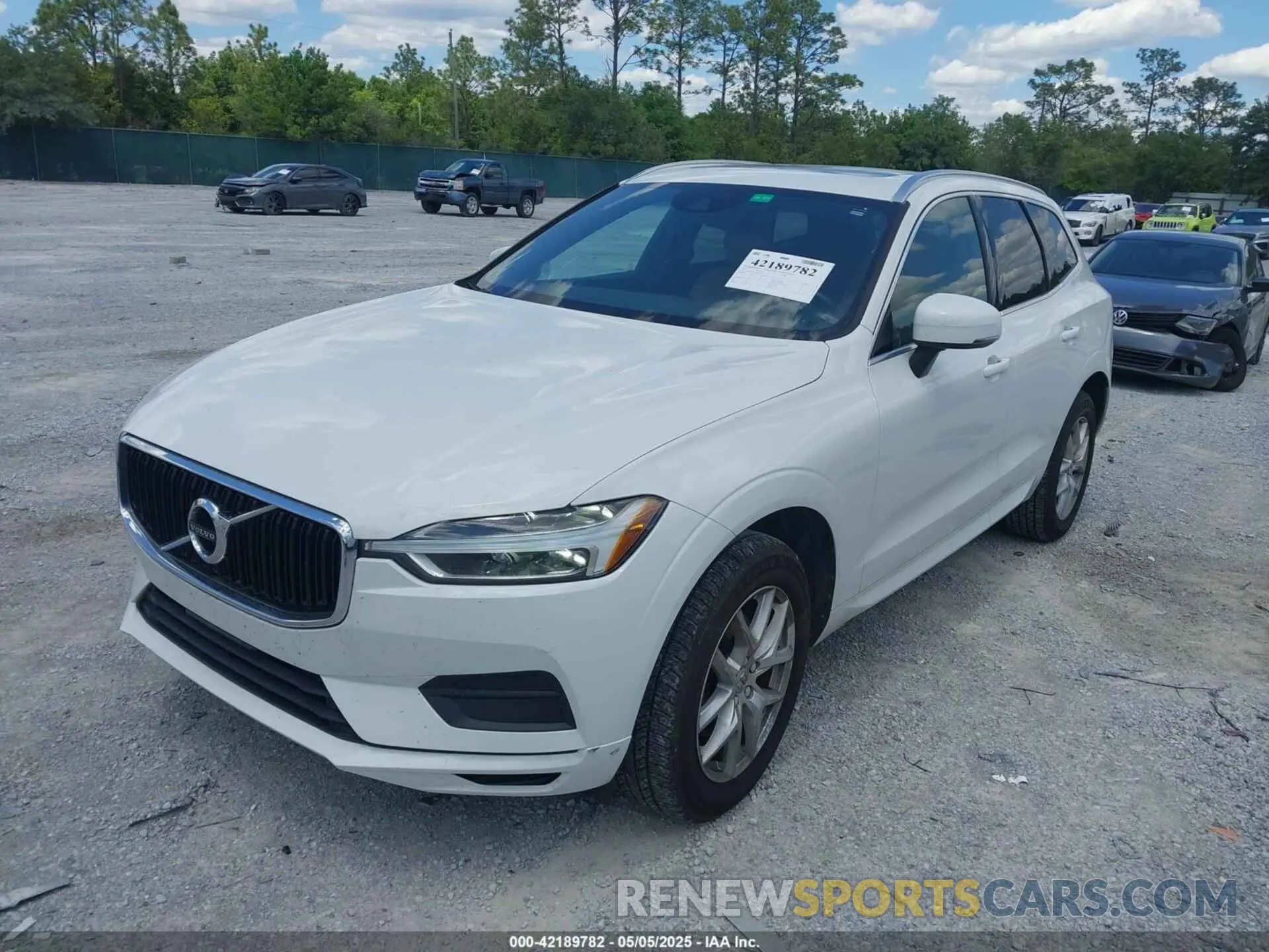 2 fotografías del automóvil dañado YV4102RK6L1582721 VOLVO XC60 2020