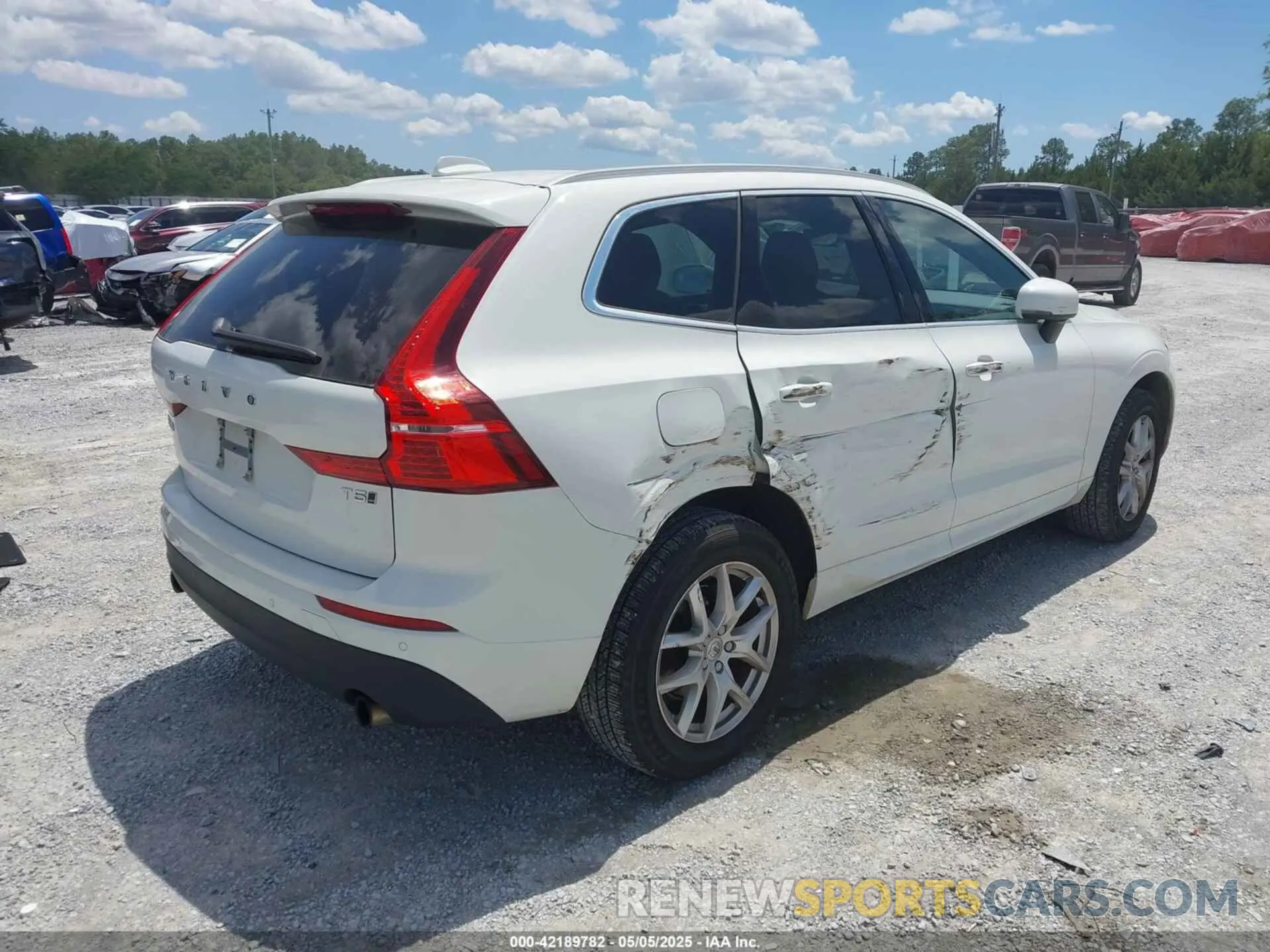 4 fotografías del automóvil dañado YV4102RK6L1582721 VOLVO XC60 2020