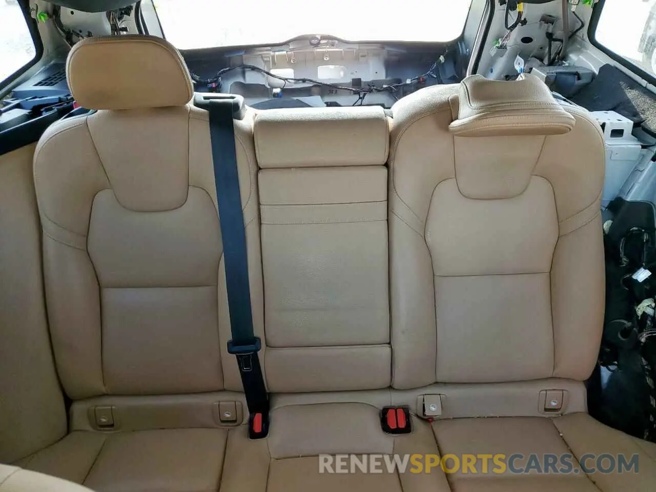 10 fotografías del automóvil dañado YV4102RK7L1582842 VOLVO XC60 2020