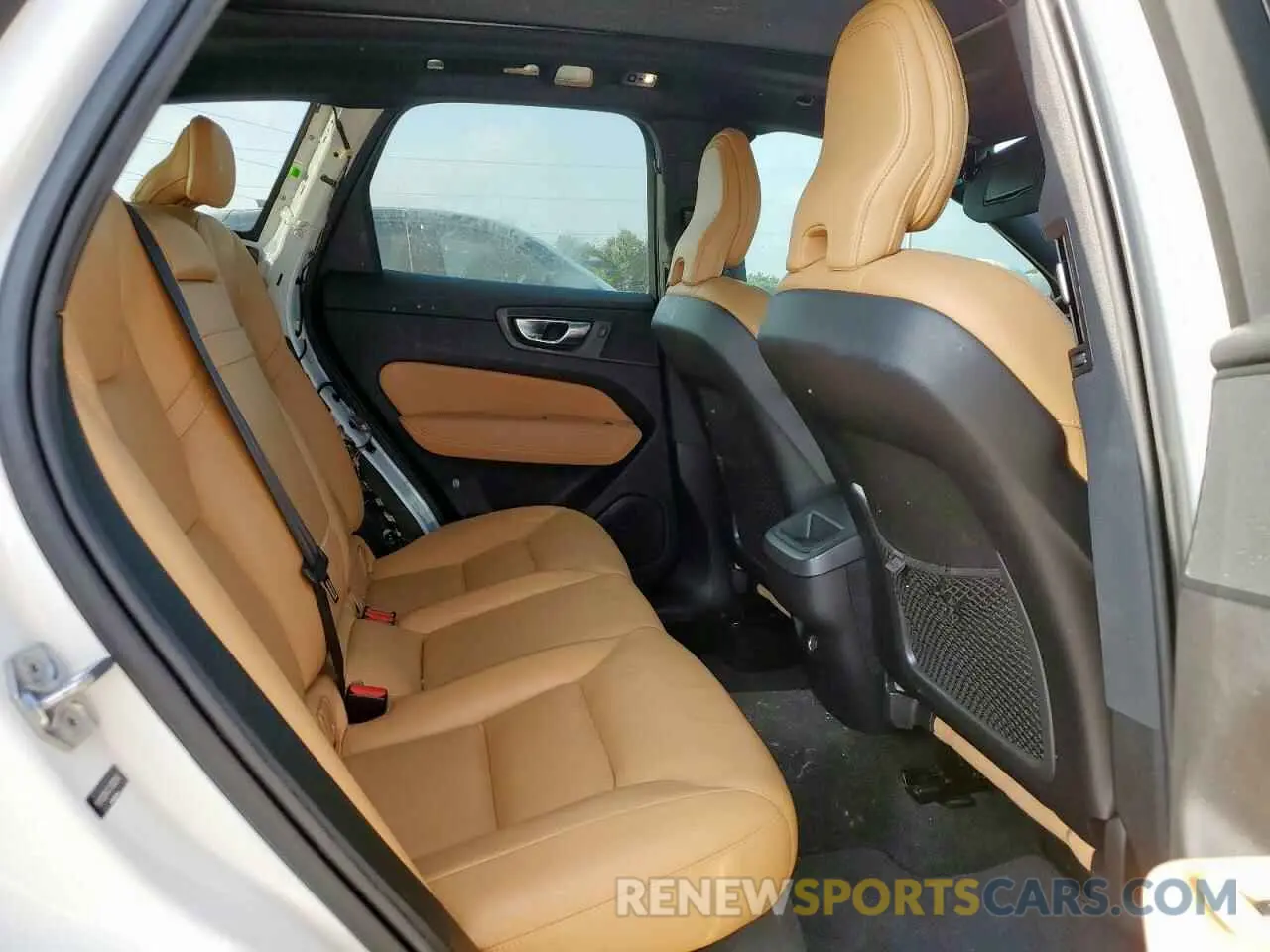 11 fotografías del automóvil dañado YV4102RK7L1582842 VOLVO XC60 2020