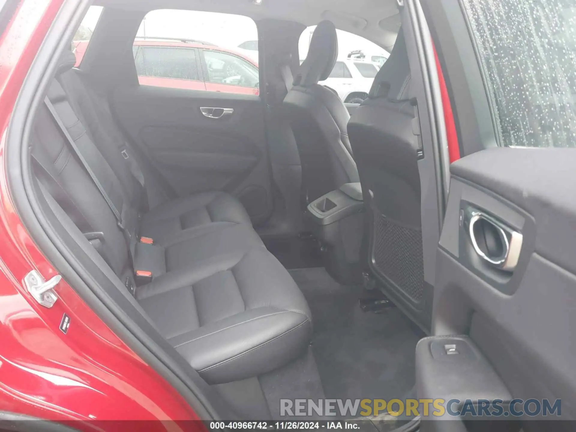 8 fotografías del automóvil dañado YV4102RK7L1602099 VOLVO XC60 2020