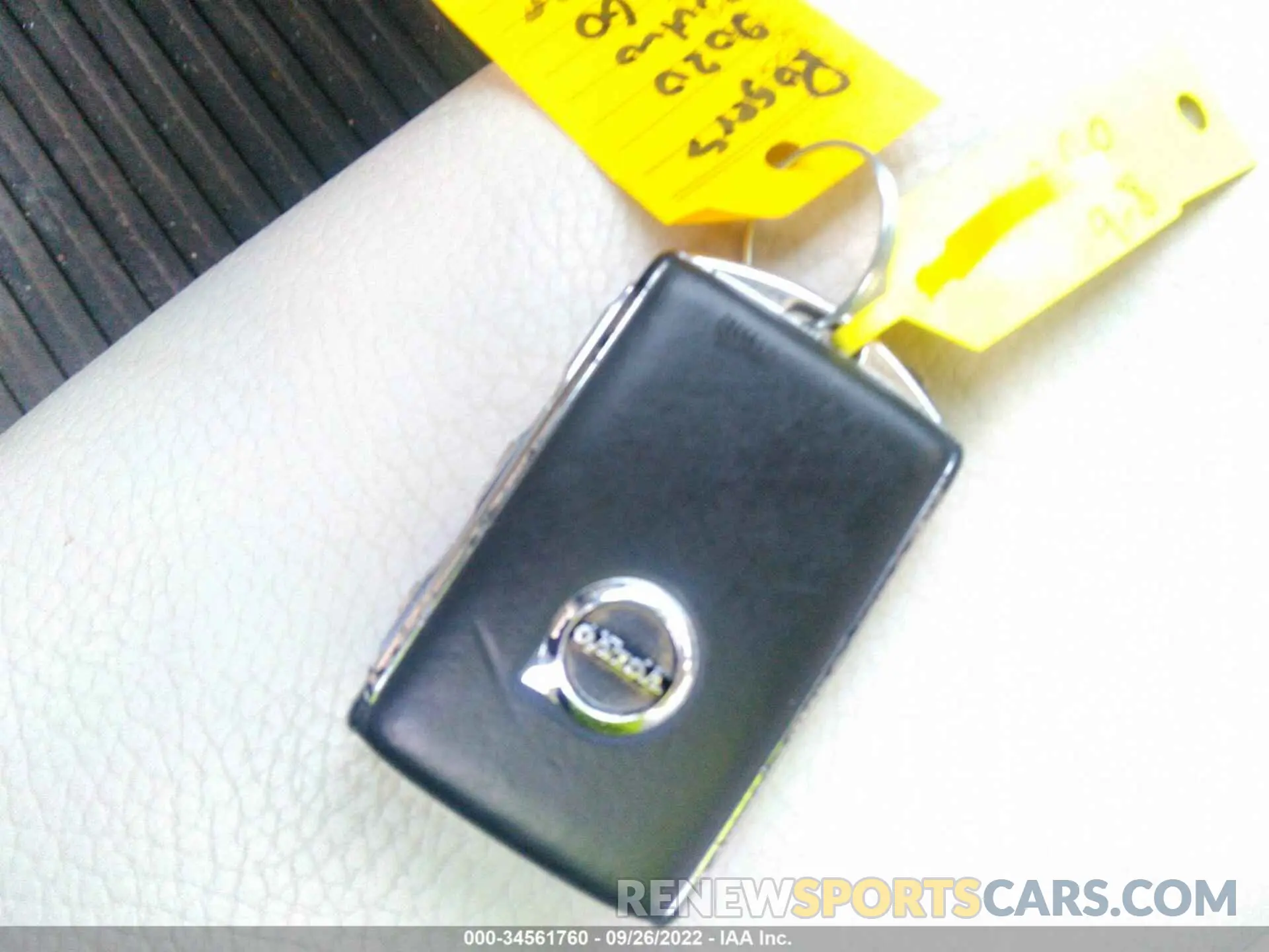 11 fotografías del automóvil dañado YV4102RL1L1525657 VOLVO XC60 2020