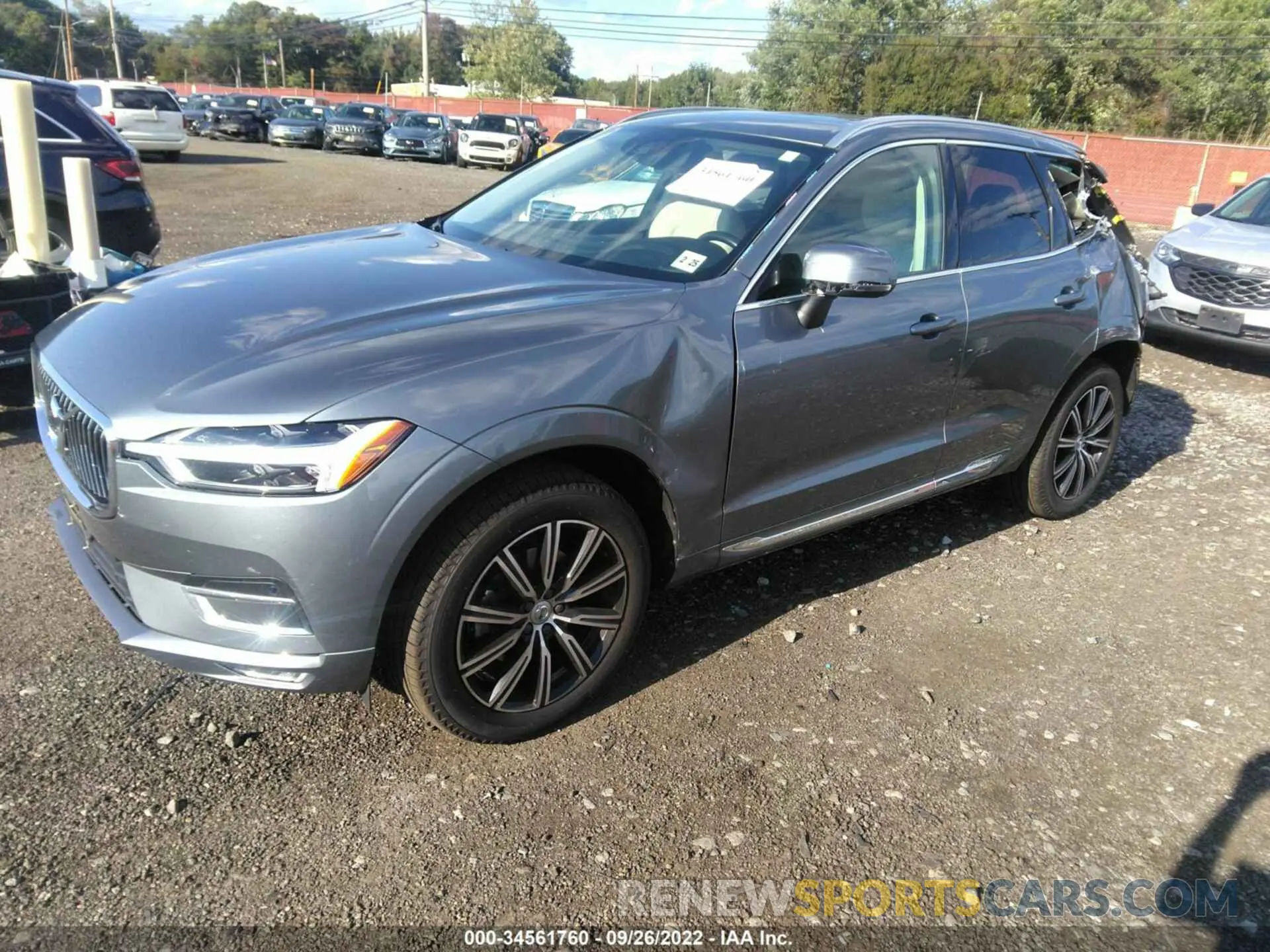 2 fotografías del automóvil dañado YV4102RL1L1525657 VOLVO XC60 2020