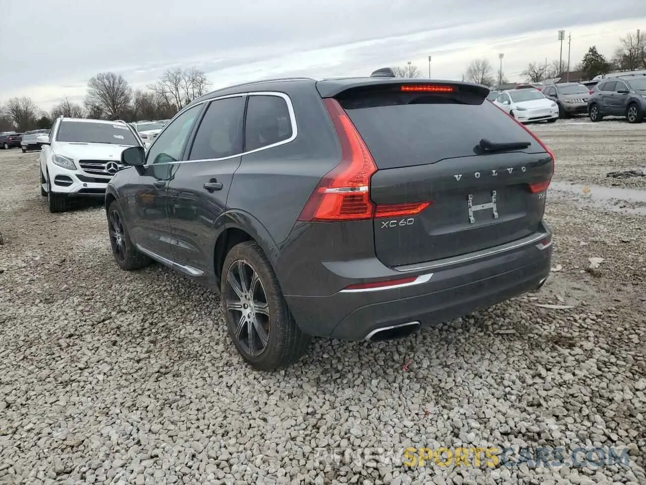 2 fotografías del automóvil dañado YV4102RL2L1428953 VOLVO XC60 2020