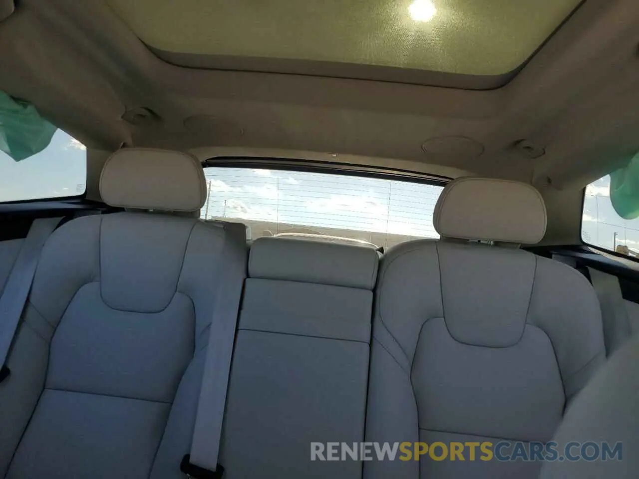 10 fotografías del automóvil dañado YV4102RL6L1465407 VOLVO XC60 2020