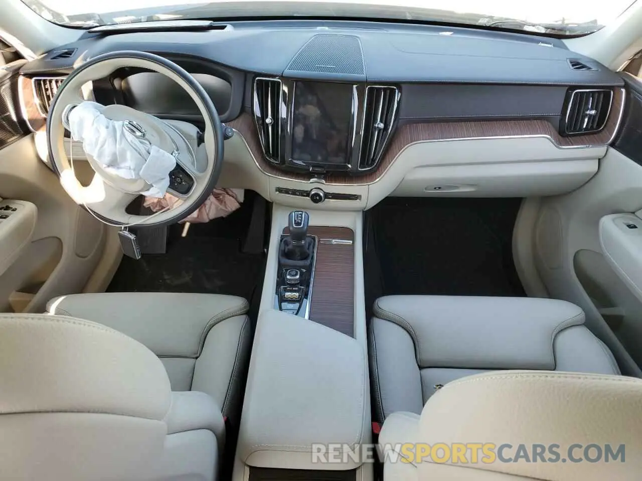 8 fotografías del automóvil dañado YV4102RL6L1465407 VOLVO XC60 2020