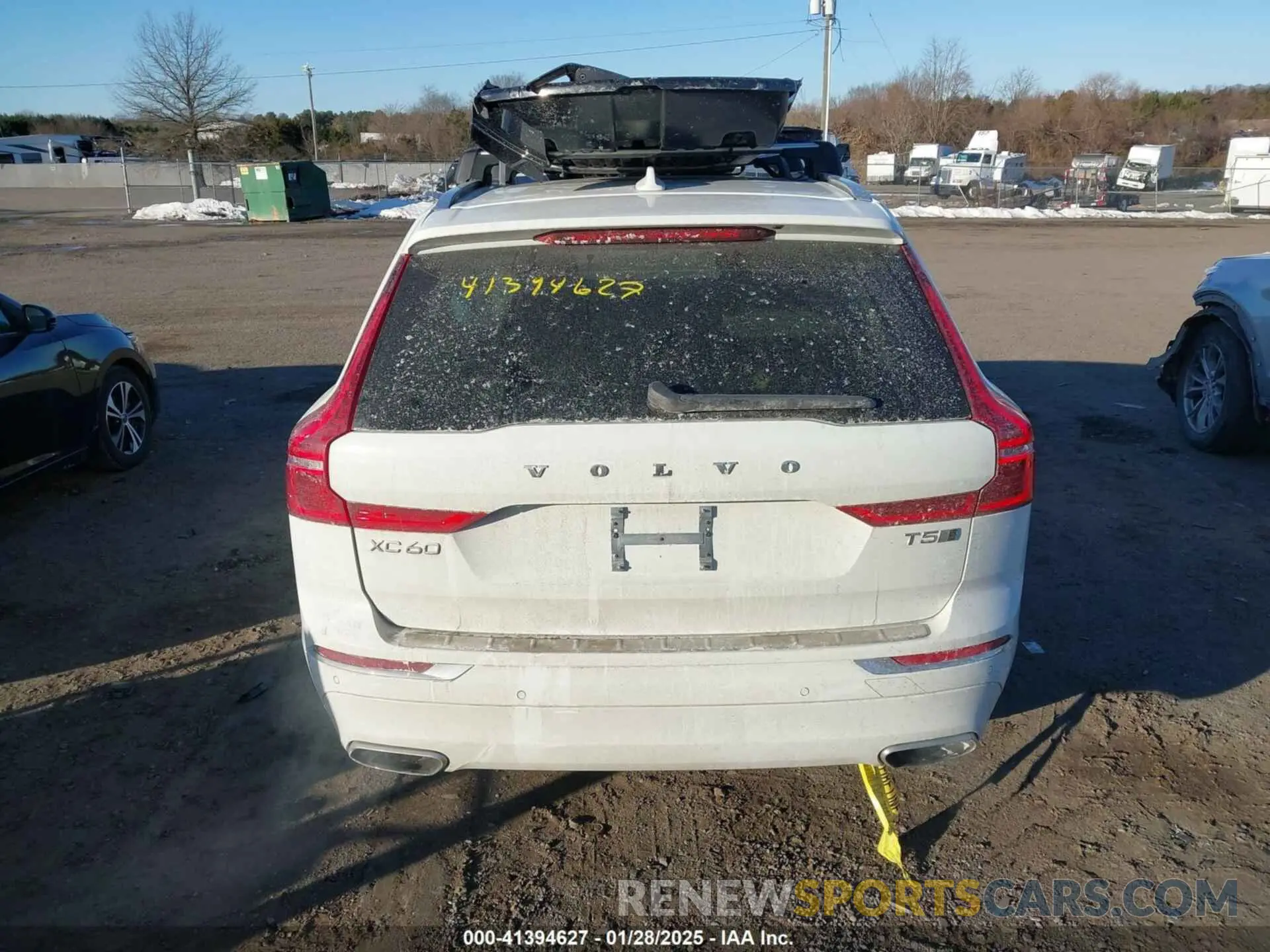 16 fotografías del automóvil dañado YV4102RL8L1544836 VOLVO XC60 2020