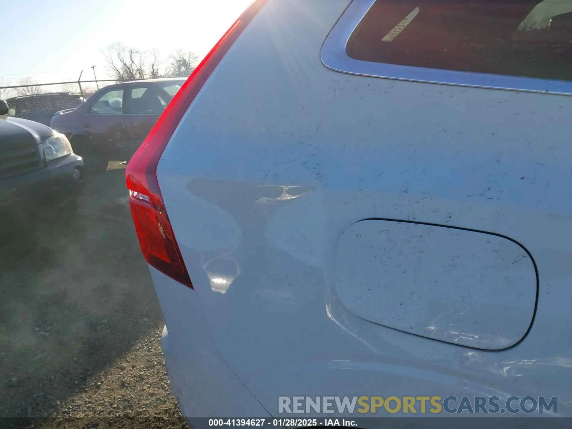 17 fotografías del automóvil dañado YV4102RL8L1544836 VOLVO XC60 2020