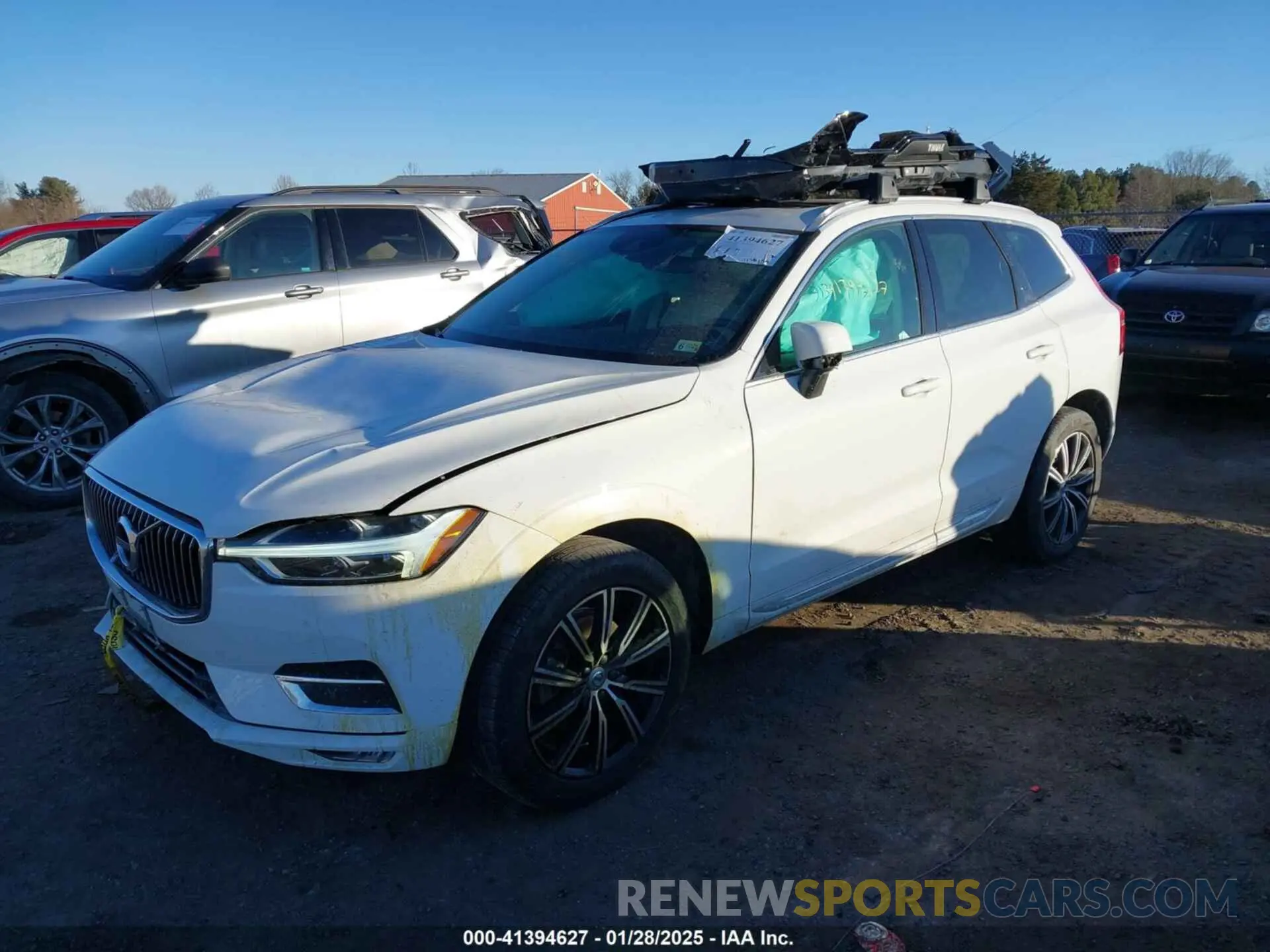 2 fotografías del automóvil dañado YV4102RL8L1544836 VOLVO XC60 2020