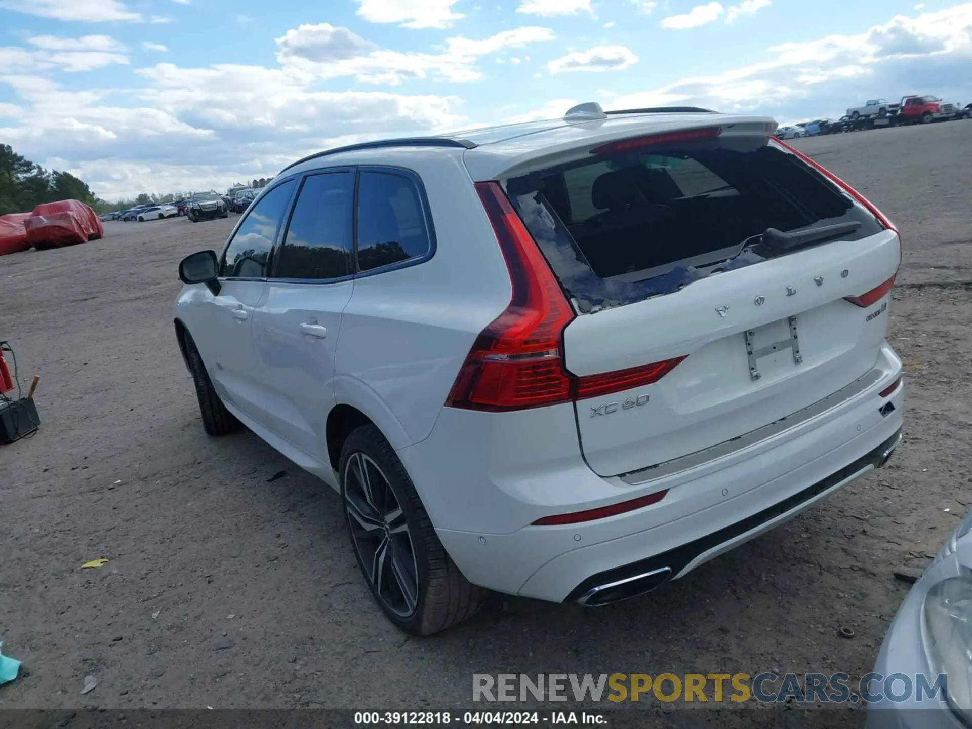3 fotografías del automóvil dañado YV4102RM0L1589195 VOLVO XC60 2020