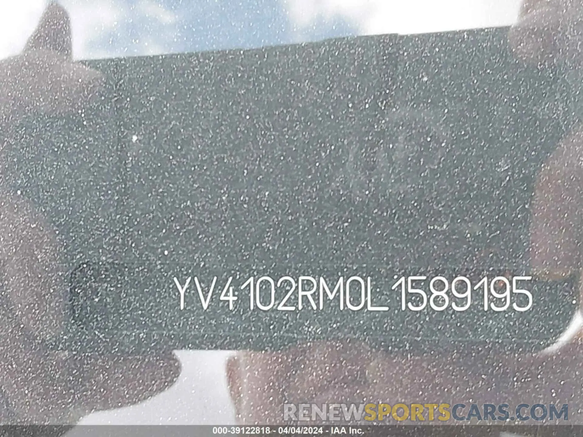 9 fotografías del automóvil dañado YV4102RM0L1589195 VOLVO XC60 2020