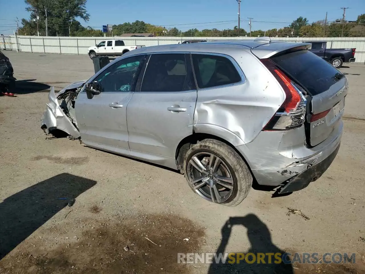 2 fotografías del automóvil dañado YV4A22RK2L1509341 VOLVO XC60 2020