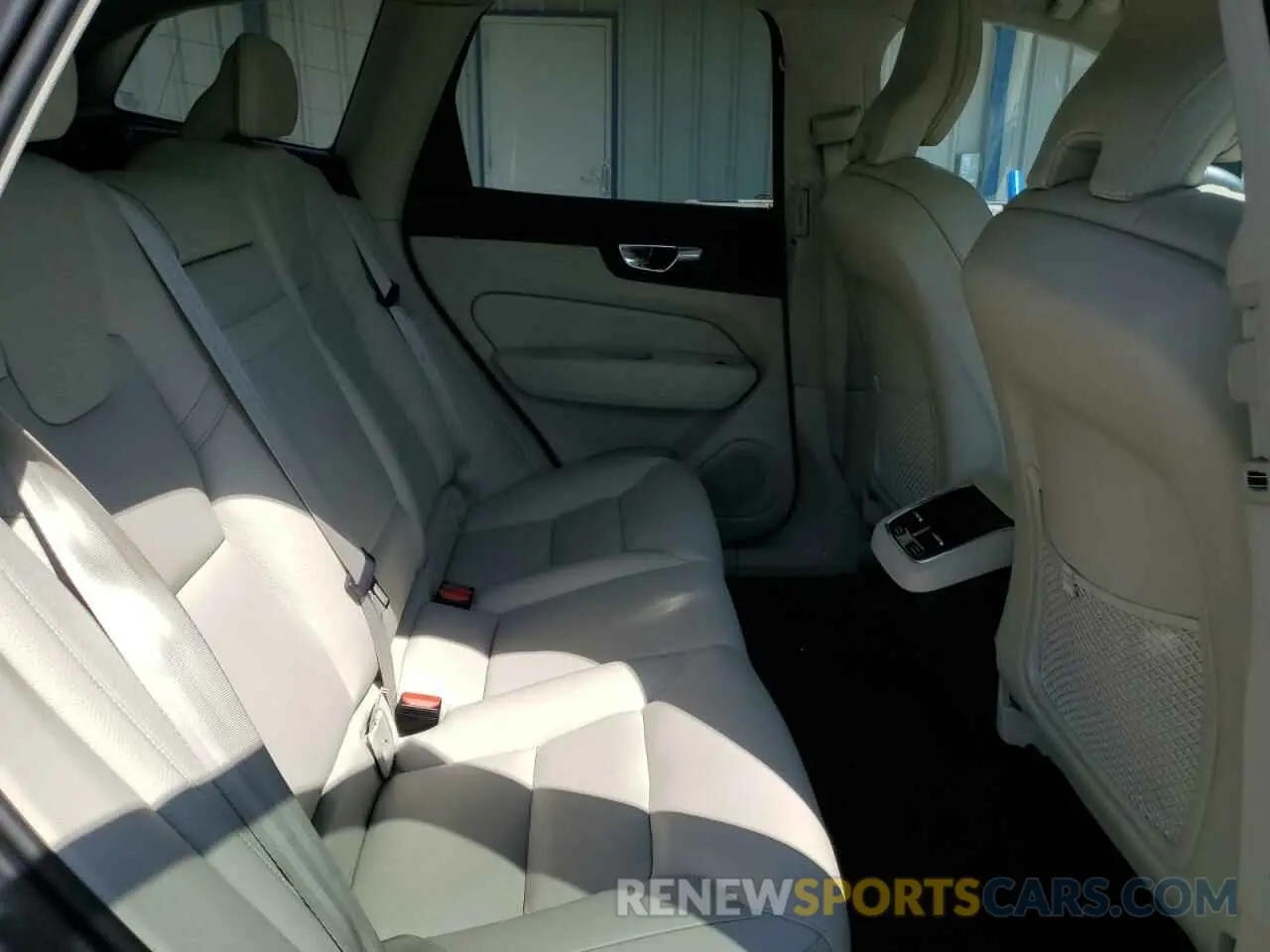 11 fotografías del automóvil dañado YV4A22RL6L1555635 VOLVO XC60 2020