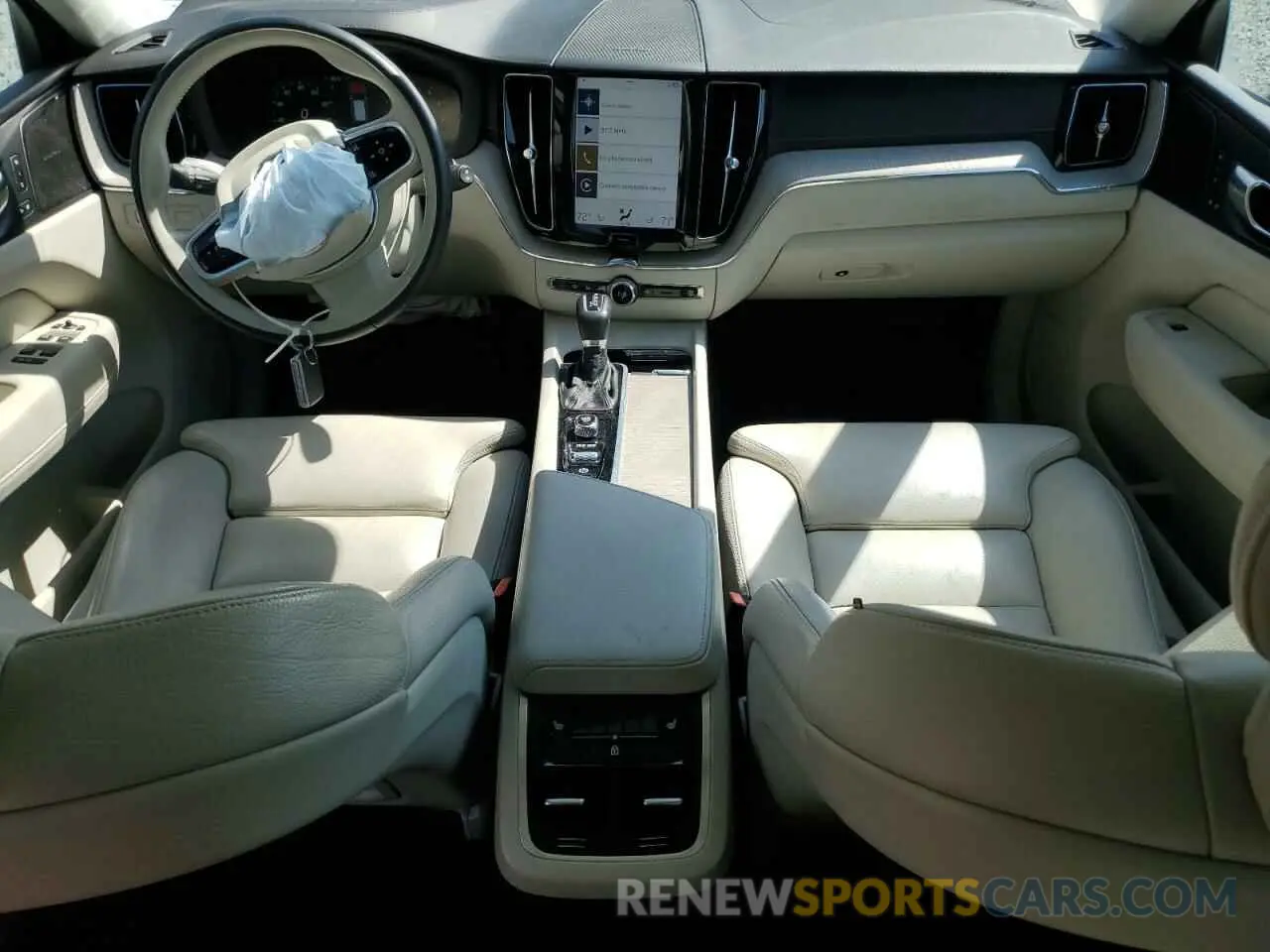 8 fotografías del automóvil dañado YV4A22RL6L1555635 VOLVO XC60 2020