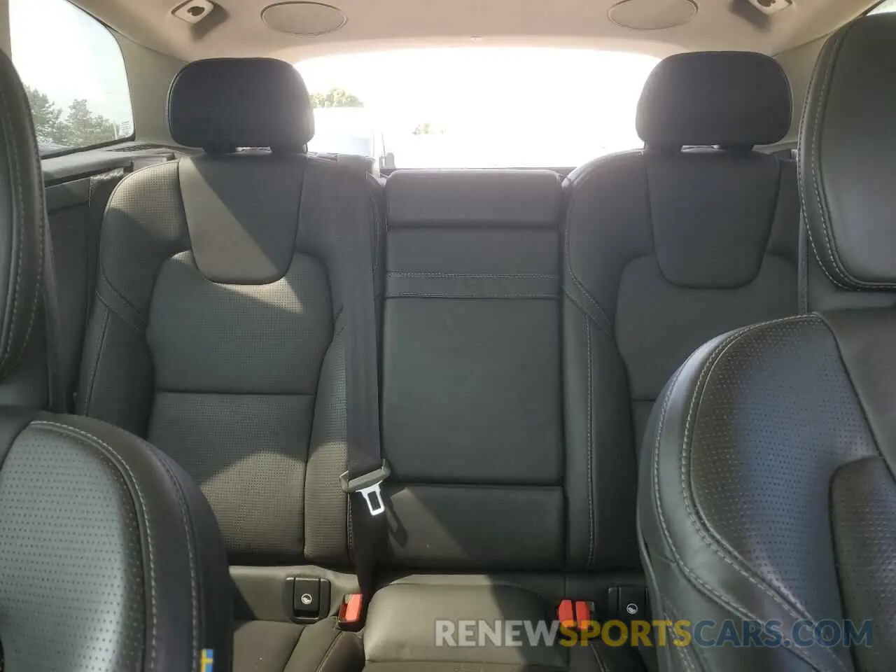 10 fotografías del automóvil dañado YV4A22RL6L1571608 VOLVO XC60 2020