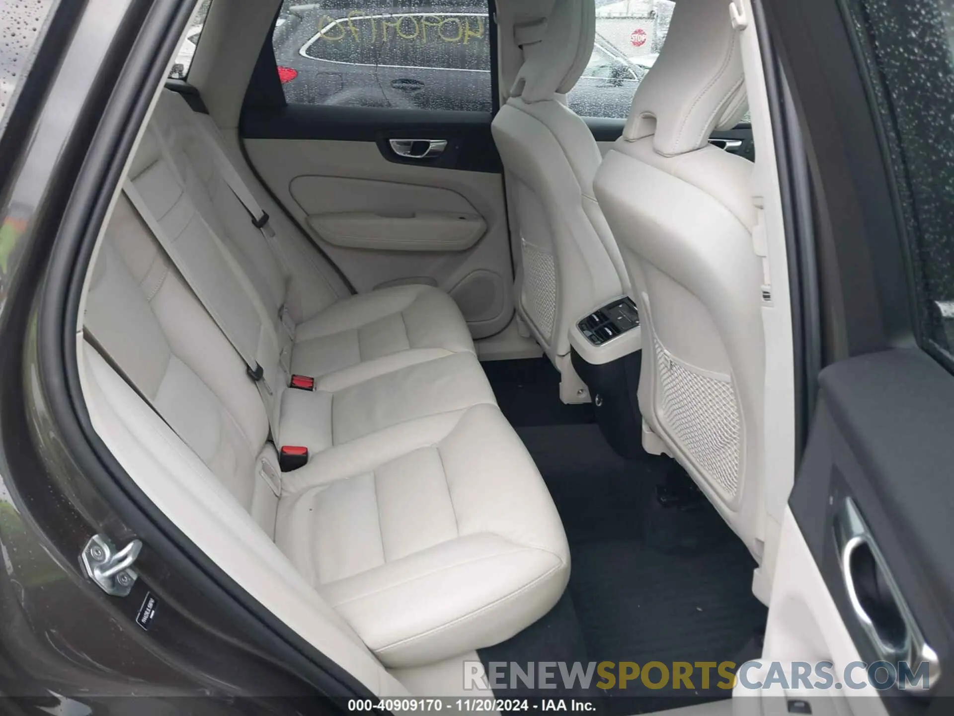 8 fotografías del automóvil dañado YV4A22RL9L1598740 VOLVO XC60 2020