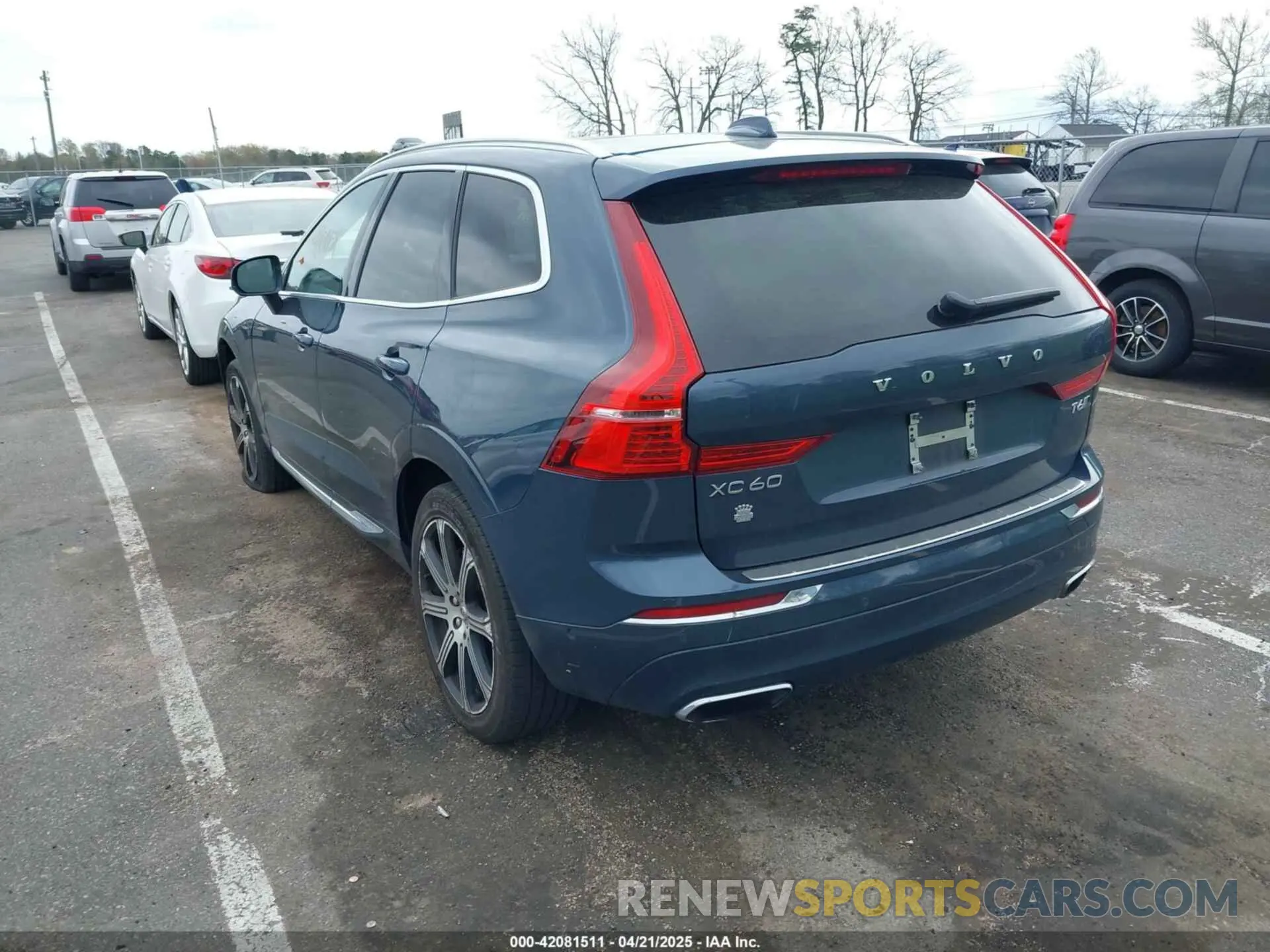 3 fotografías del automóvil dañado YV4A22RLXL1587598 VOLVO XC60 2020