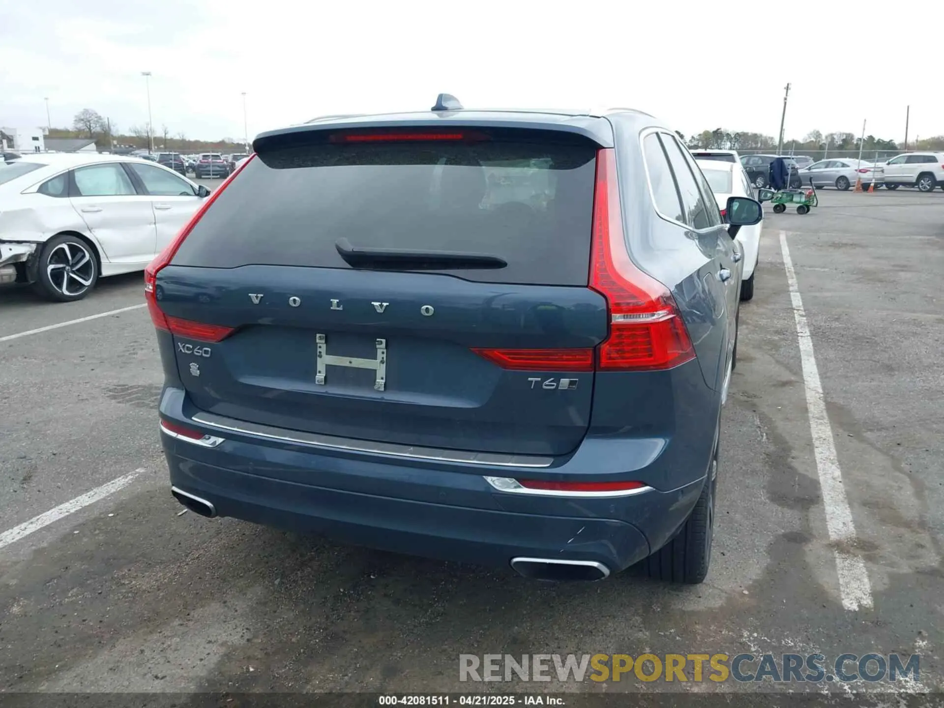 4 fotografías del automóvil dañado YV4A22RLXL1587598 VOLVO XC60 2020