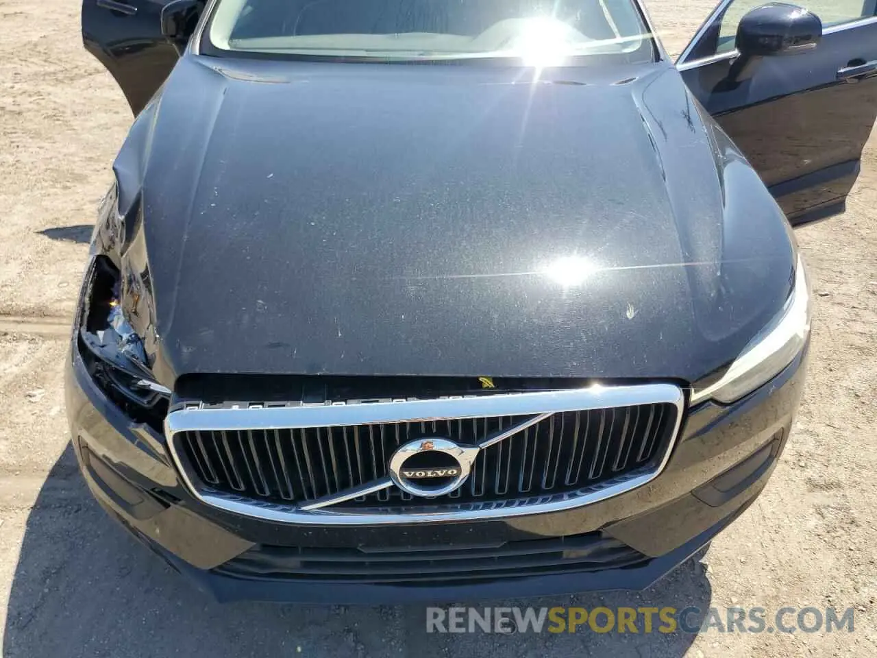 12 fotografías del automóvil dañado YV4102DK4M1803399 VOLVO XC60 2021