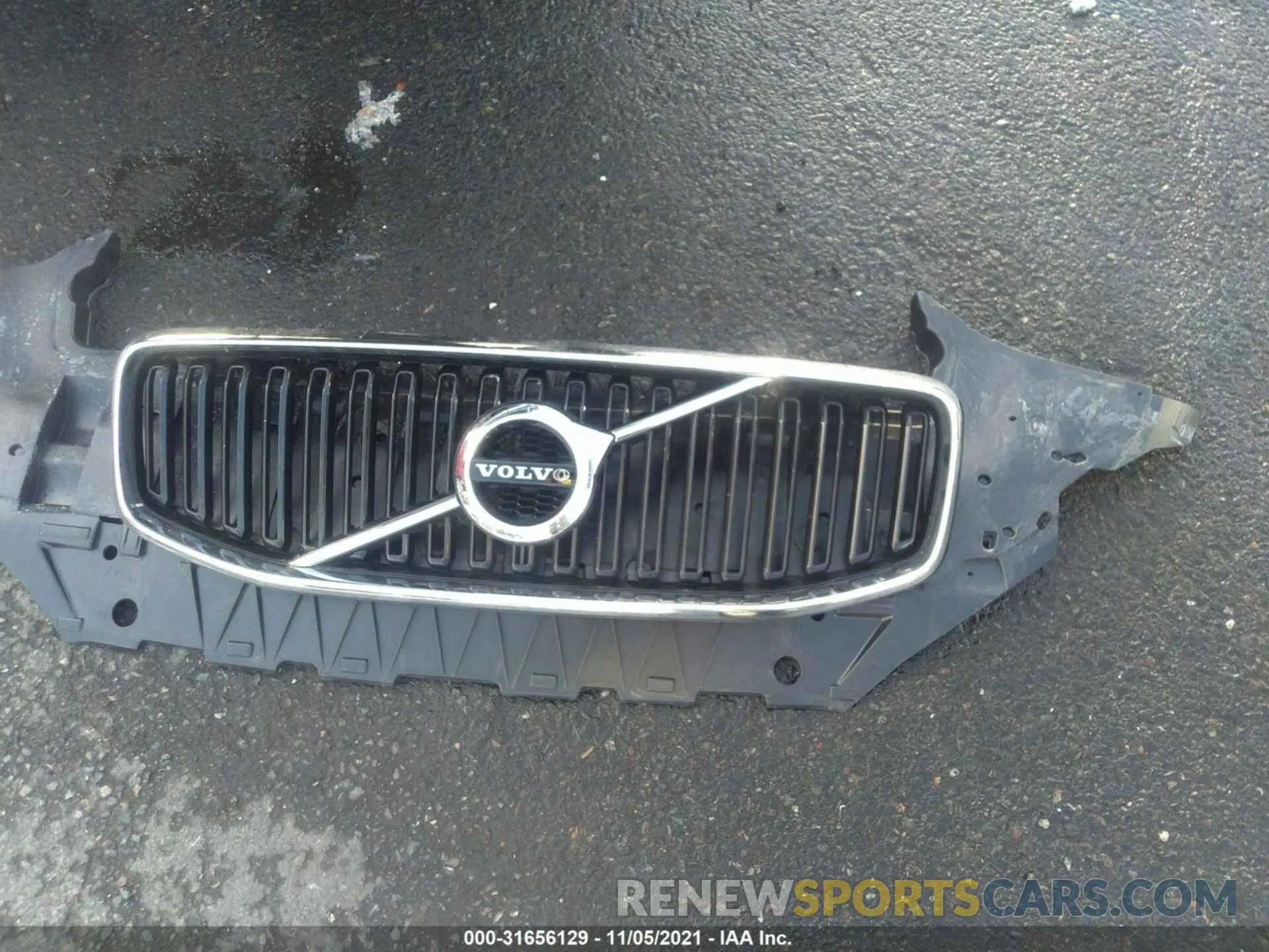 12 fotografías del automóvil dañado YV4102DK6M1809480 VOLVO XC60 2021