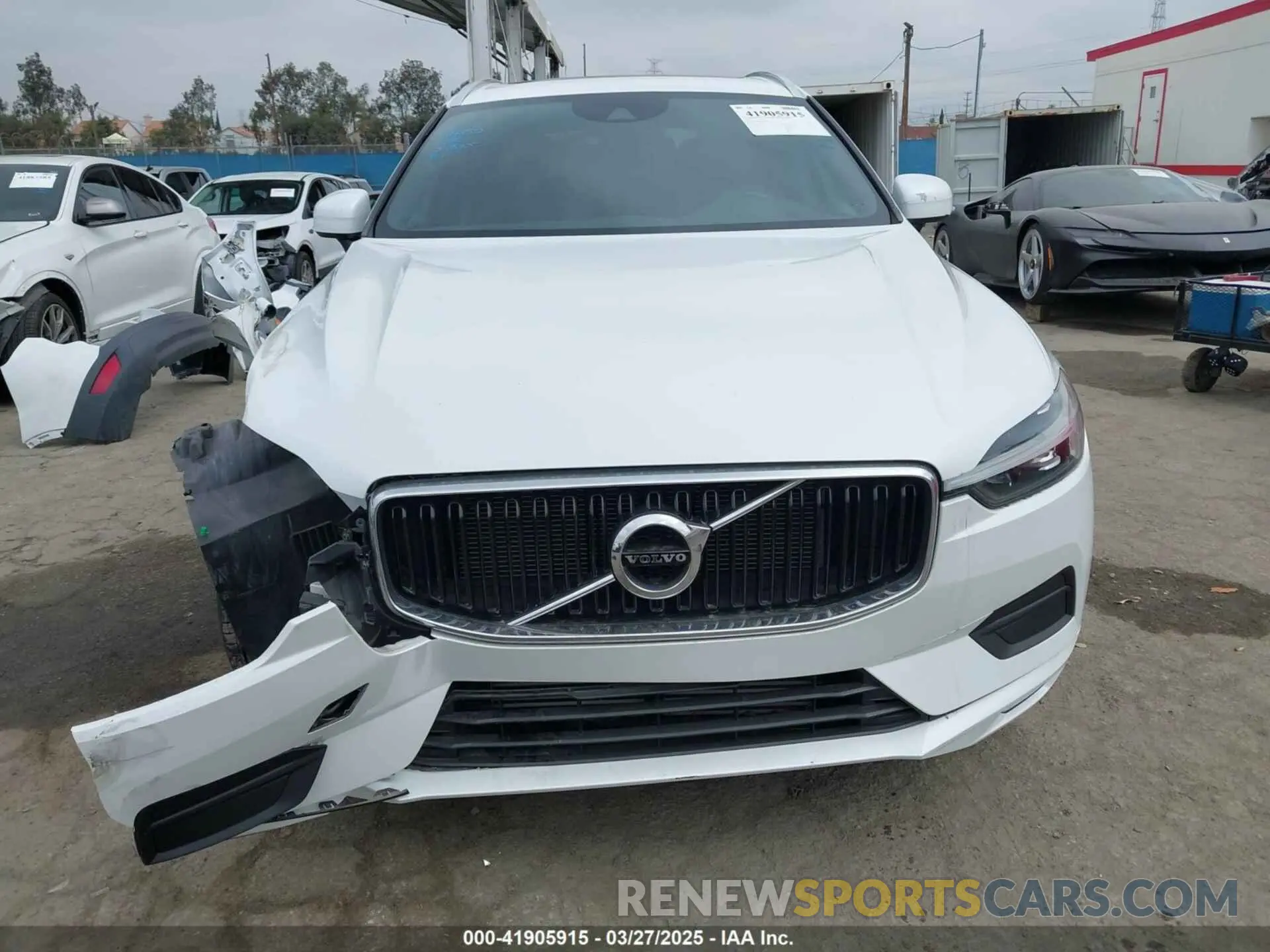 13 fotografías del automóvil dañado YV4102DK6M1828353 VOLVO XC60 2021