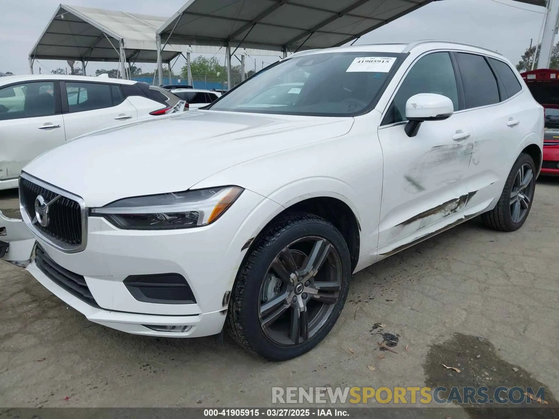 2 fotografías del automóvil dañado YV4102DK6M1828353 VOLVO XC60 2021
