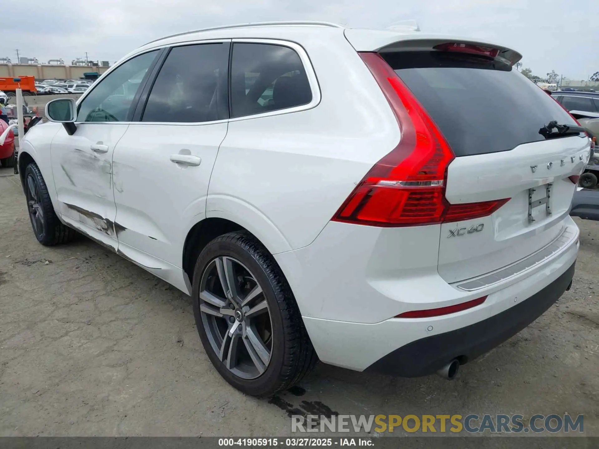 3 fotografías del automóvil dañado YV4102DK6M1828353 VOLVO XC60 2021
