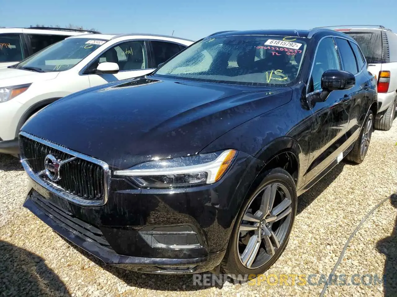2 fotografías del automóvil dañado YV4102DK7M1829429 VOLVO XC60 2021