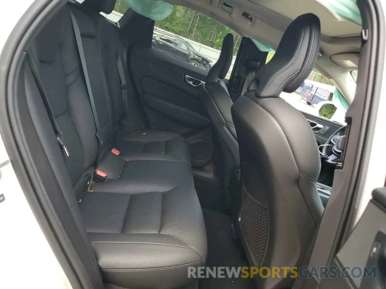 11 fotografías del automóvil dañado YV4102DK9M1770335 VOLVO XC60 2021