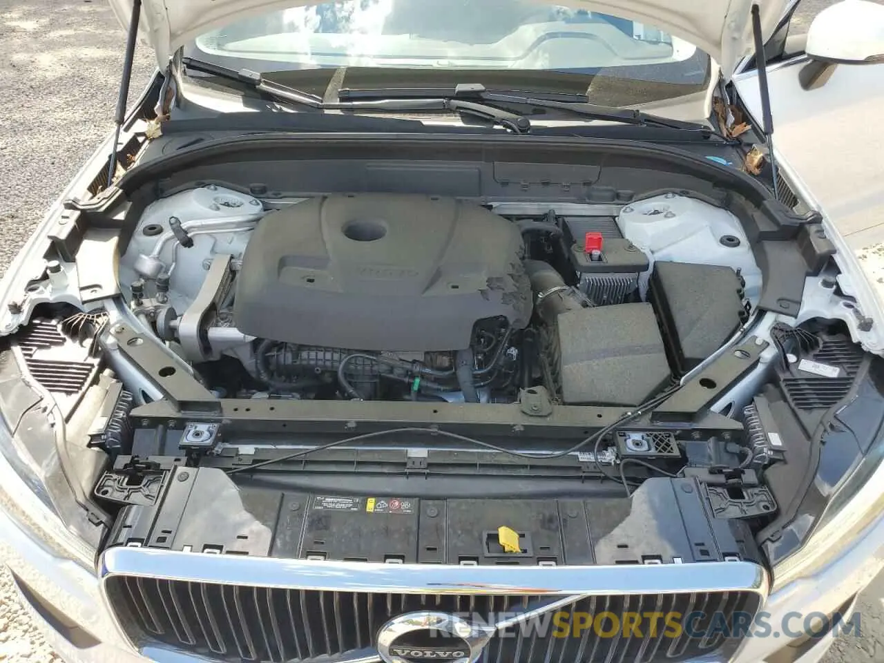 12 fotografías del automóvil dañado YV4102DK9M1770335 VOLVO XC60 2021
