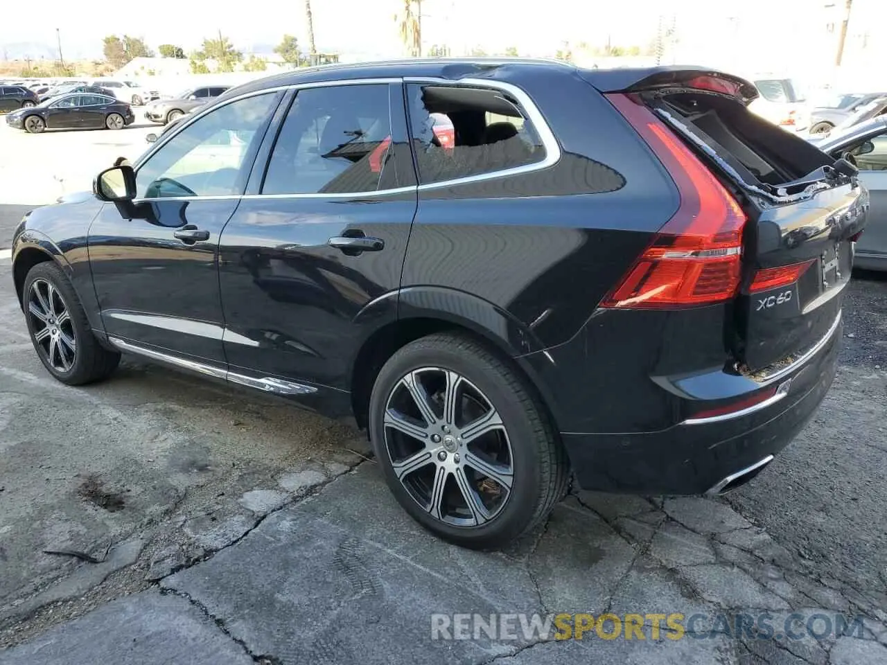 2 fotografías del automóvil dañado YV4102DL0M1676823 VOLVO XC60 2021