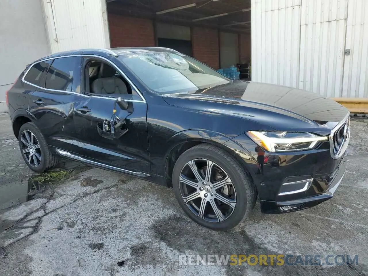 4 fotografías del automóvil dañado YV4102DL0M1676823 VOLVO XC60 2021