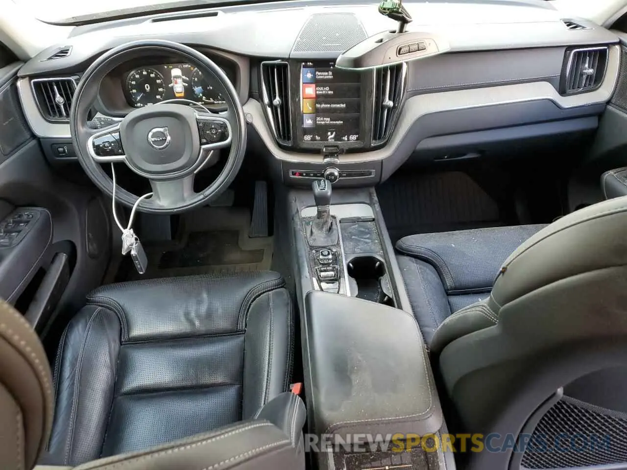 8 fotografías del automóvil dañado YV4102DL0M1676823 VOLVO XC60 2021
