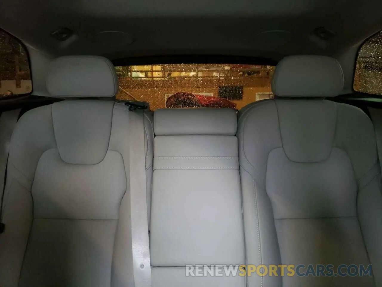 10 fotografías del automóvil dañado YV4102DL1M1883026 VOLVO XC60 2021