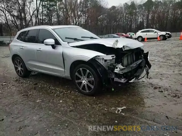14 fotografías del automóvil dañado YV4102DL1M1883026 VOLVO XC60 2021