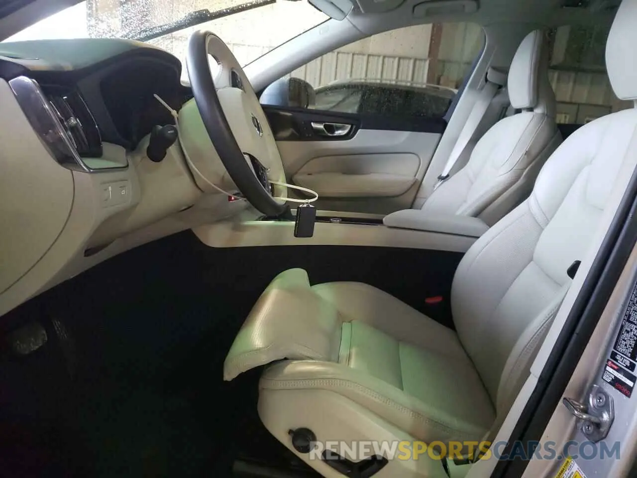 7 fotografías del automóvil dañado YV4102DL1M1883026 VOLVO XC60 2021