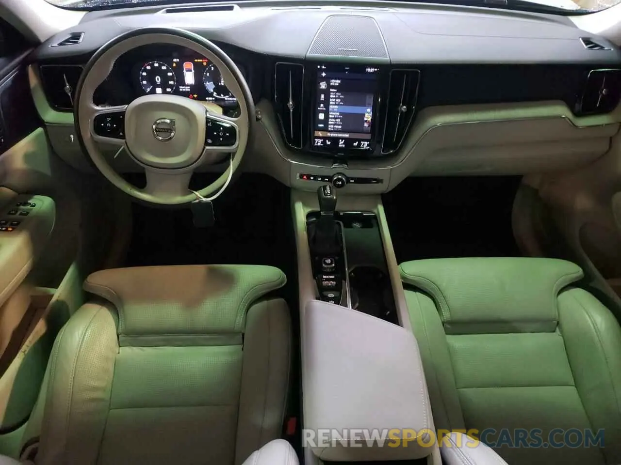 8 fotografías del automóvil dañado YV4102DL1M1883026 VOLVO XC60 2021