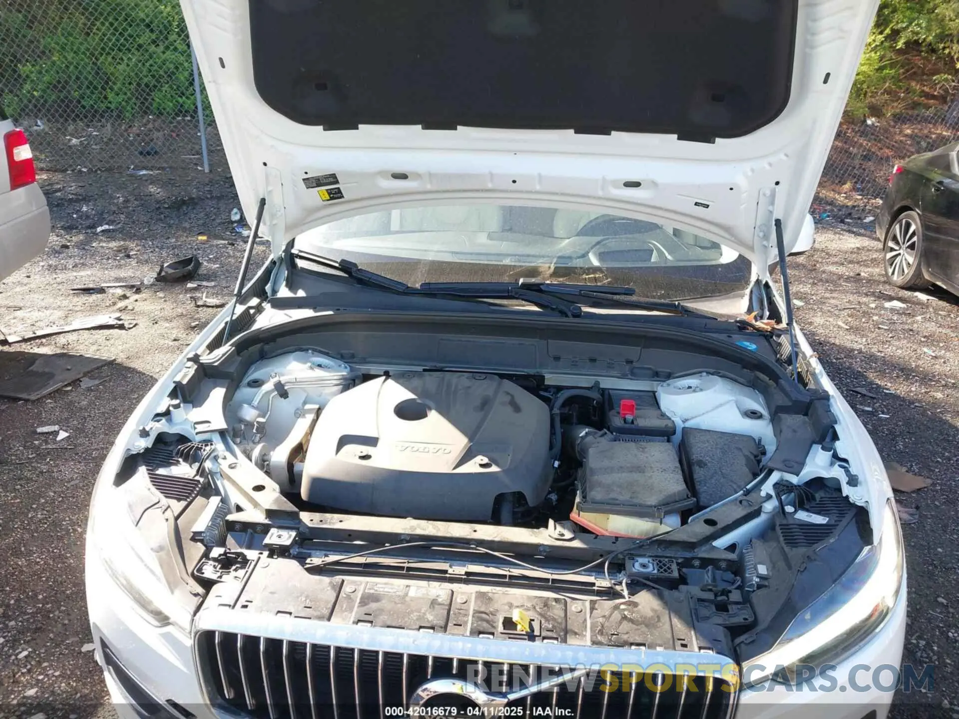 10 fotografías del automóvil dañado YV4102DL7M1814289 VOLVO XC60 2021