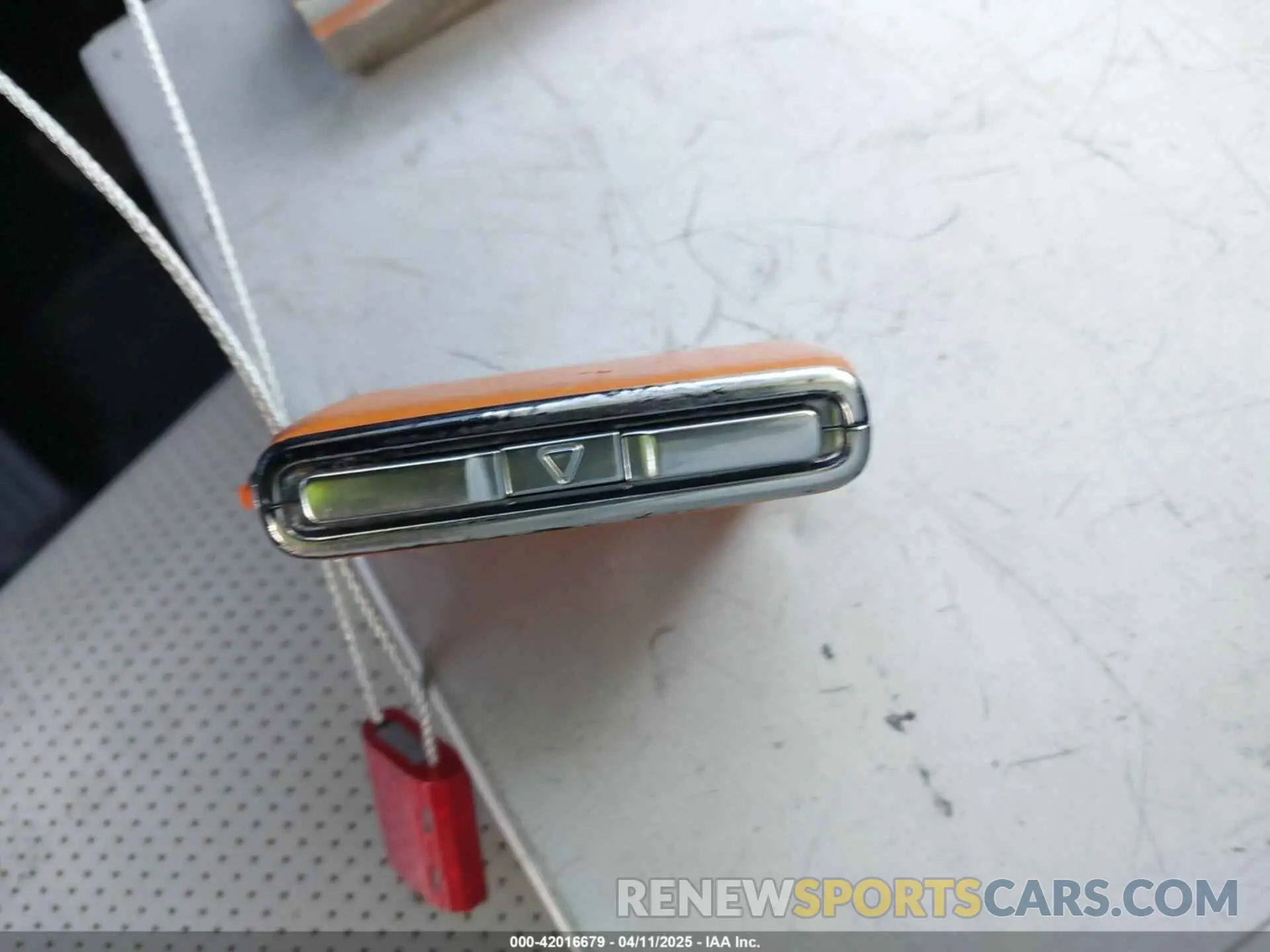 11 fotografías del automóvil dañado YV4102DL7M1814289 VOLVO XC60 2021