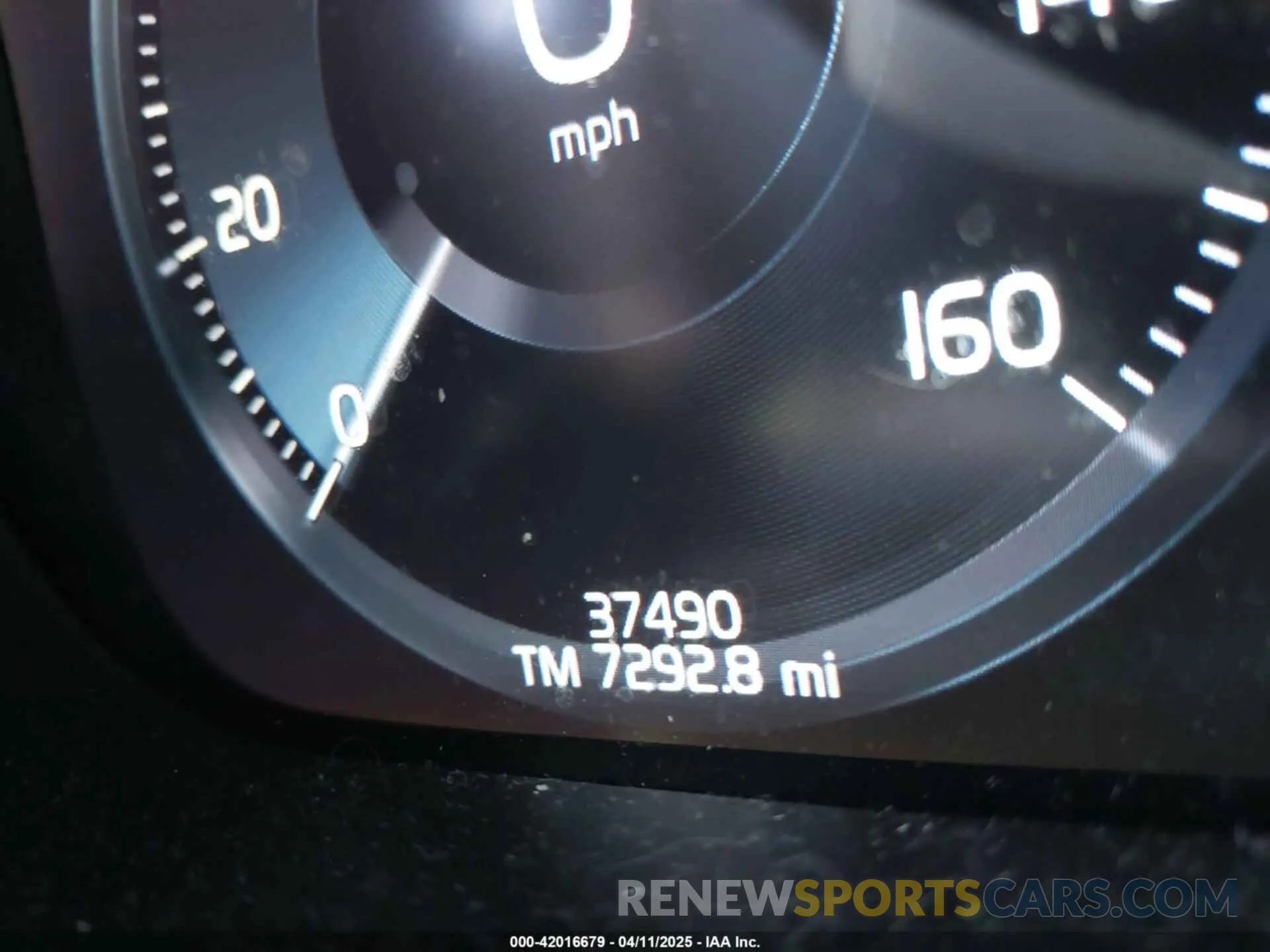 15 fotografías del automóvil dañado YV4102DL7M1814289 VOLVO XC60 2021