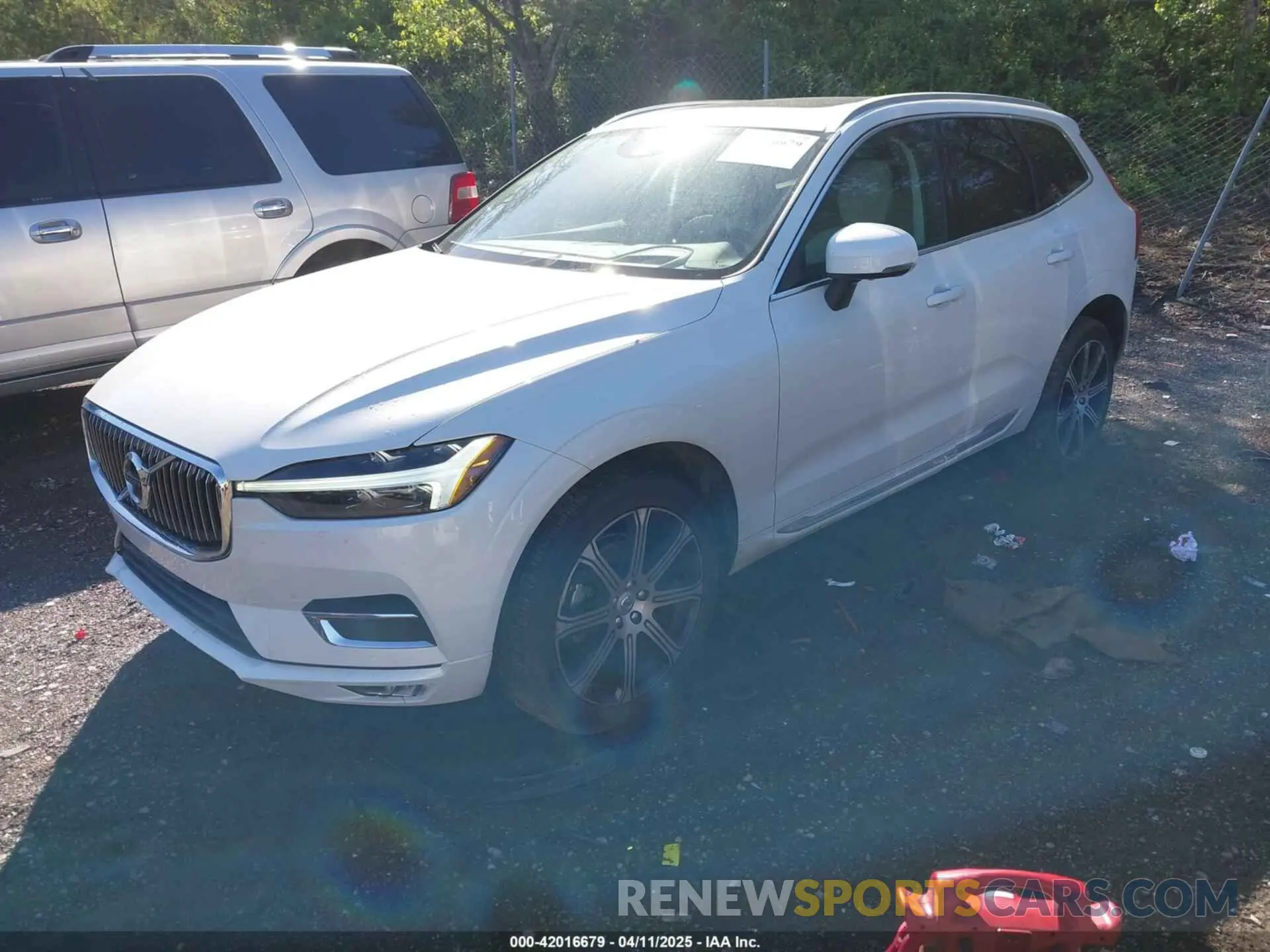 2 fotografías del automóvil dañado YV4102DL7M1814289 VOLVO XC60 2021