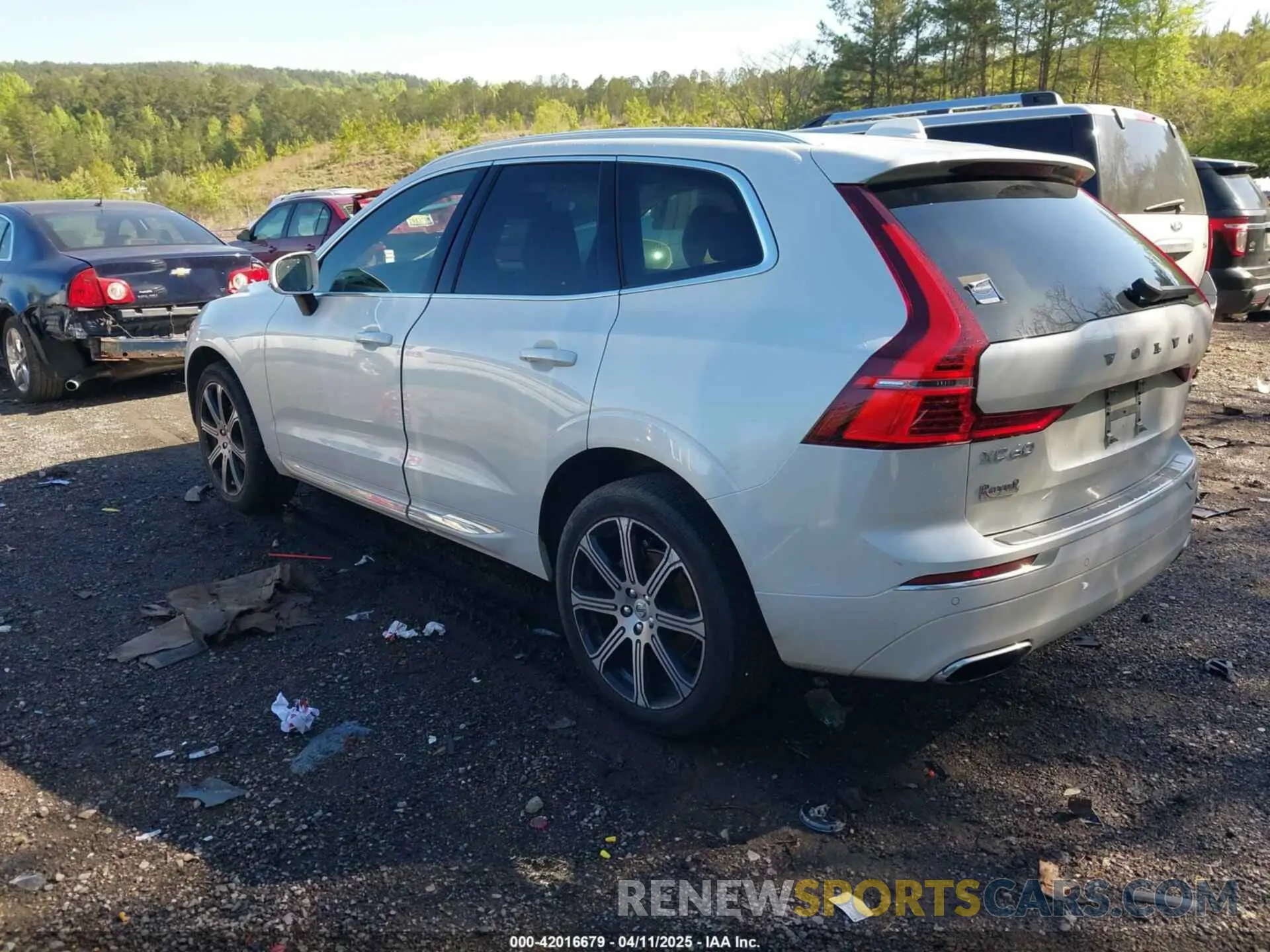 3 fotografías del automóvil dañado YV4102DL7M1814289 VOLVO XC60 2021