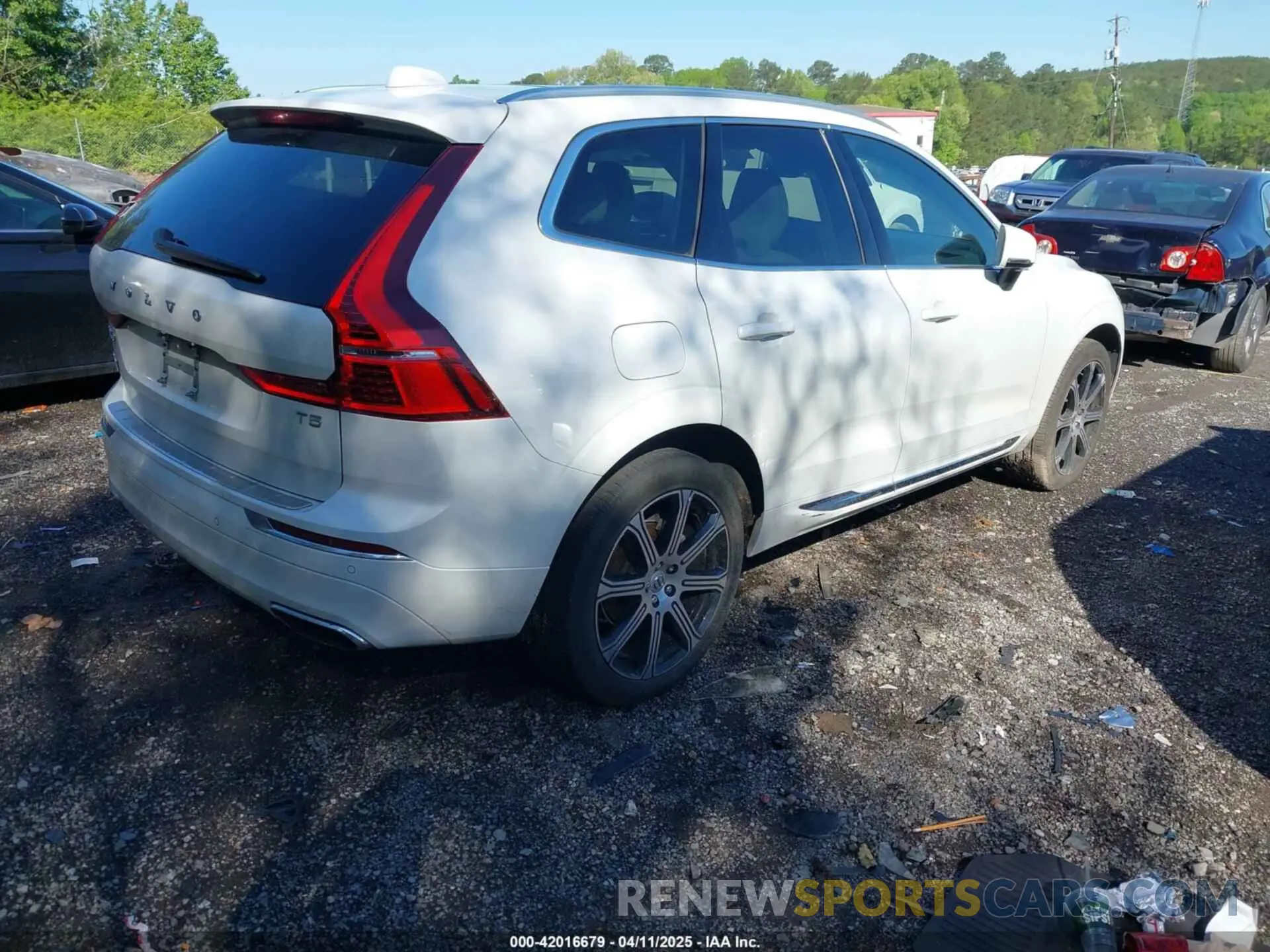4 fotografías del automóvil dañado YV4102DL7M1814289 VOLVO XC60 2021