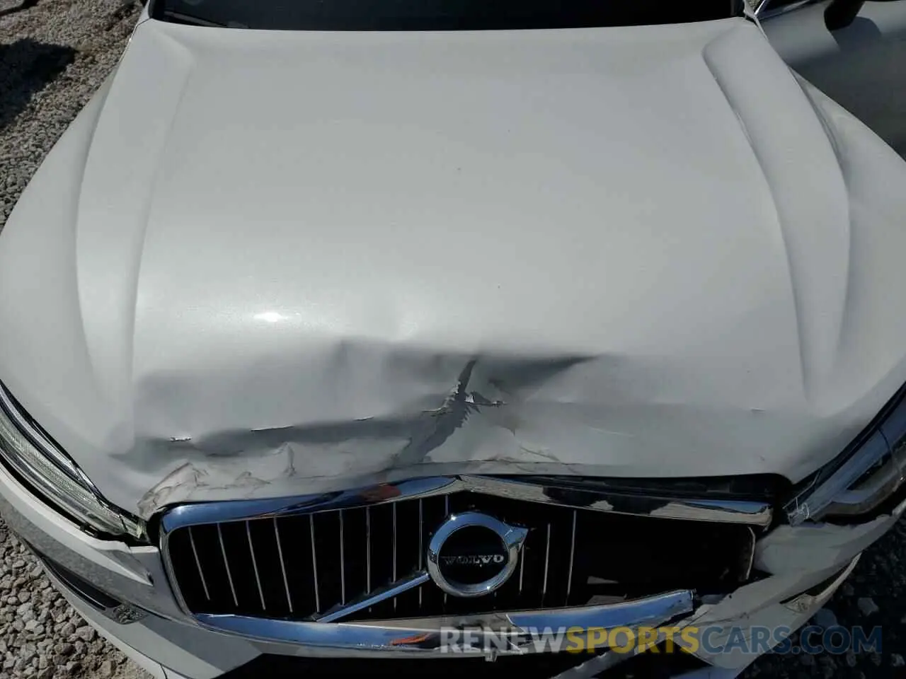 12 fotografías del automóvil dañado YV4102DL8M1688721 VOLVO XC60 2021