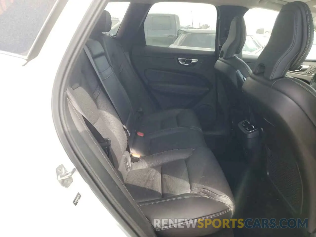 6 fotografías del automóvil dañado YV4102DL8M1732183 VOLVO XC60 2021